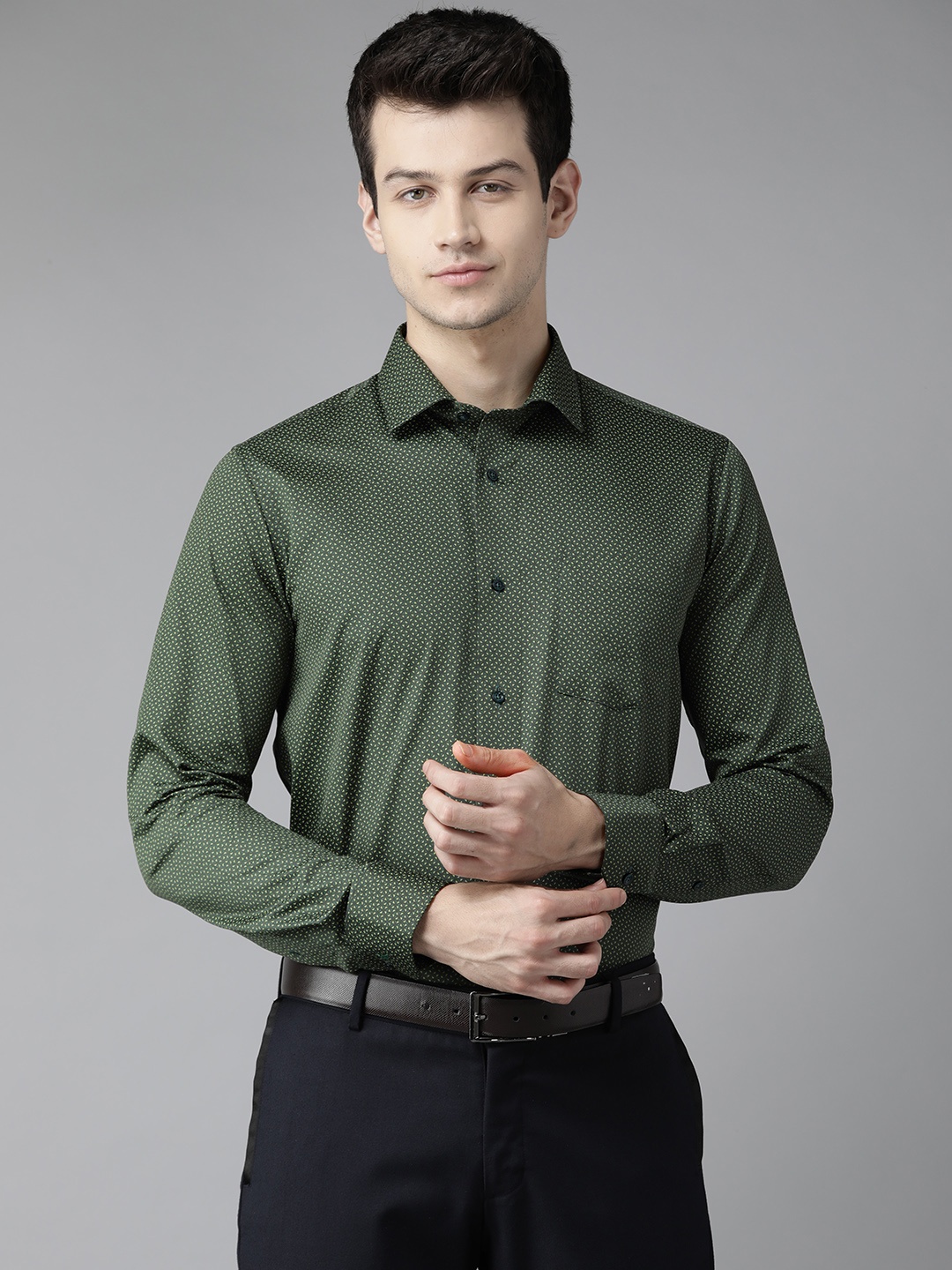 

Blackberrys Men Green Pure Cotton India Slim Fit Printed Formal Shirt