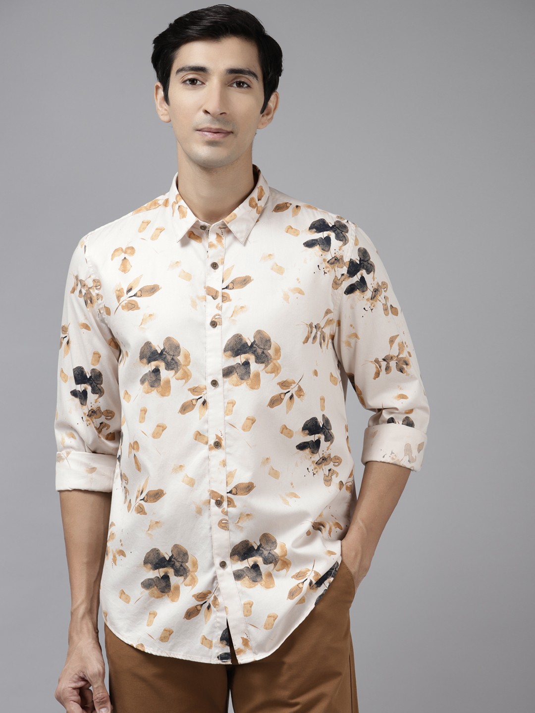 

Blackberrys Men Beige & Brown Urban Slim Fit Floral Printed Casual Shirt