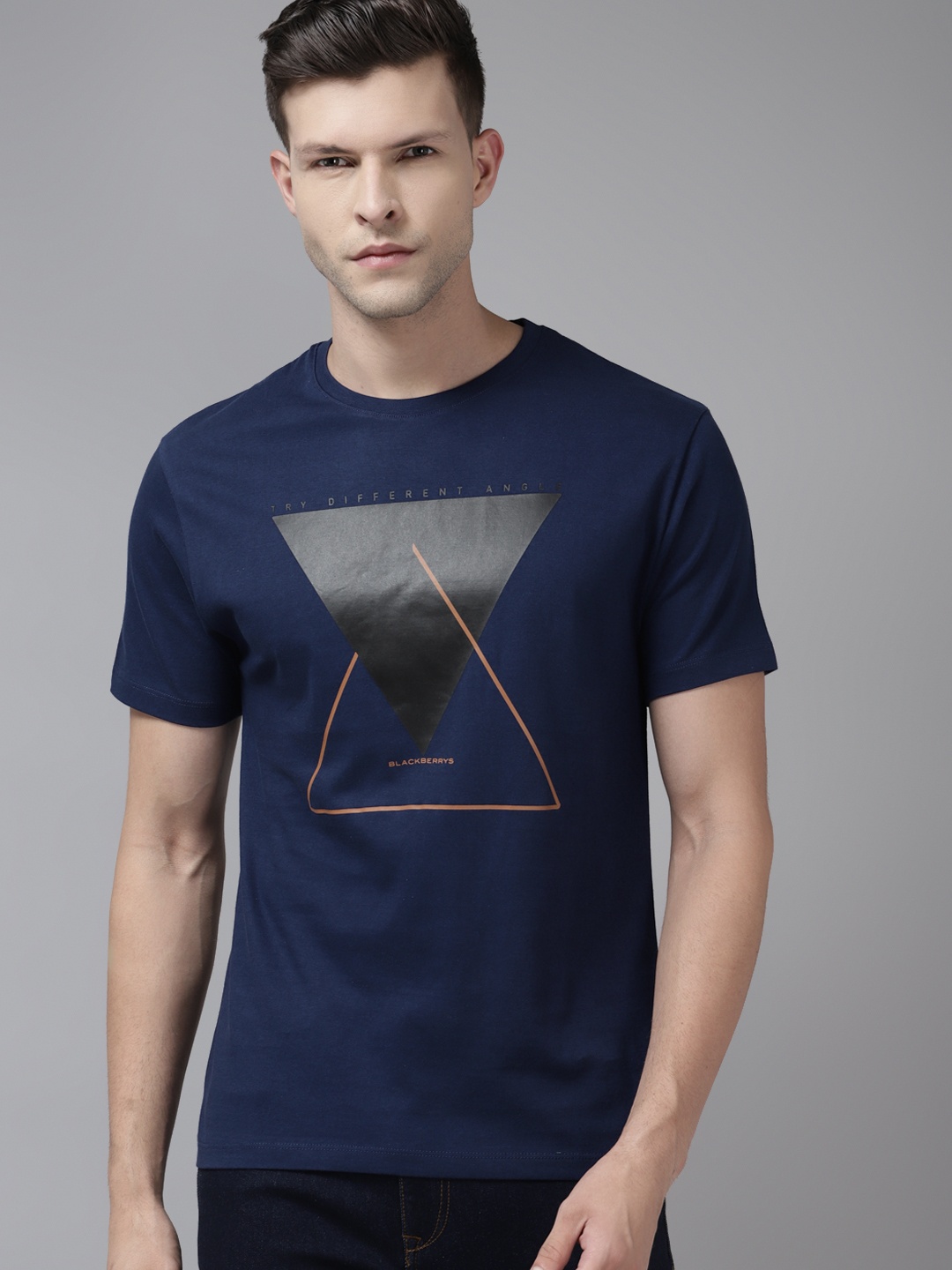 

Blackberrys Men Navy Blue & Black Geometric Print Pure Cotton Slim Fit T-shirt