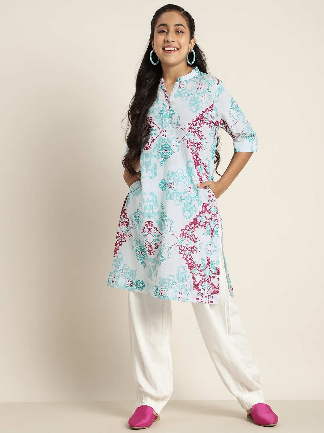 

Sangria Girls White & Sea Green Ethnic Motifs Printed Kurta