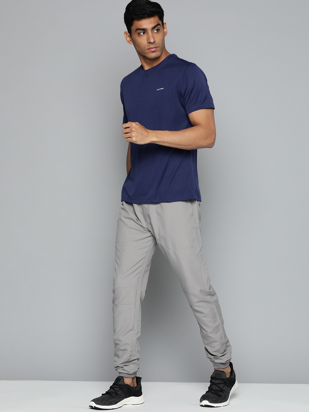 

HRX By Hrithik Roshan Training Men Rapid-Dry Solid T-shirts, Navy blue