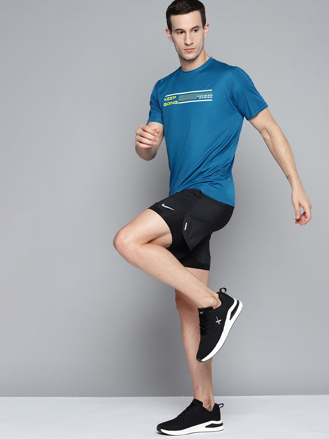 

HRX By Hrithik Roshan Training Men BLUE BEAST Rapid-Dry Typography Tshirts