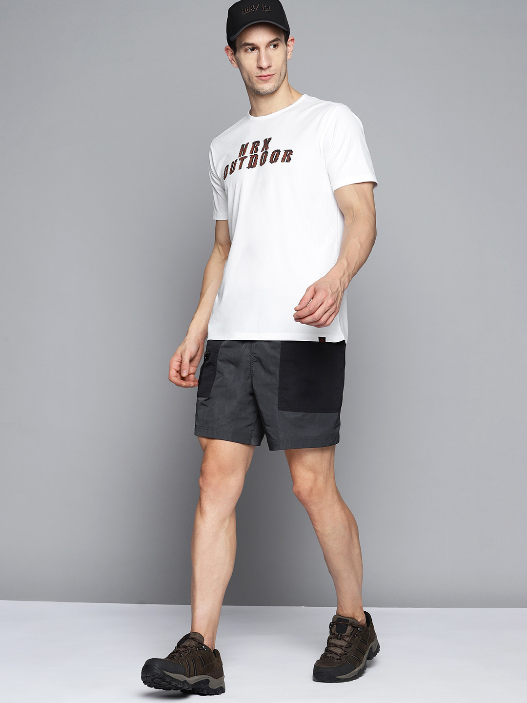 

HRX By Hrithik Roshan Outdoor Men White & Black Rapid-Dry Brand Carrier Tshirt
