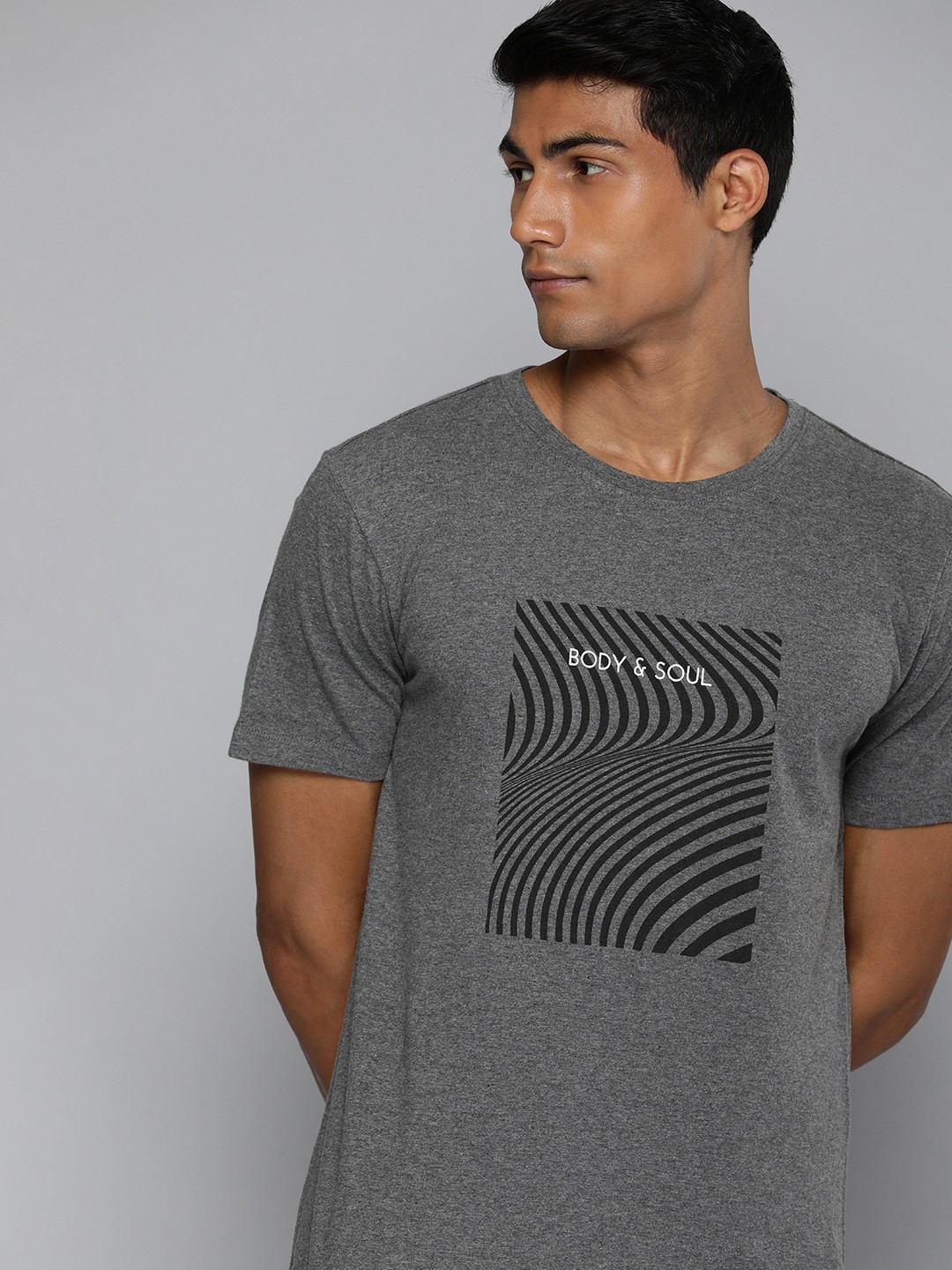 

HRX by Hrithik Roshan Men Grey Graphic Printed Pure Cotton Yoga T-shirt