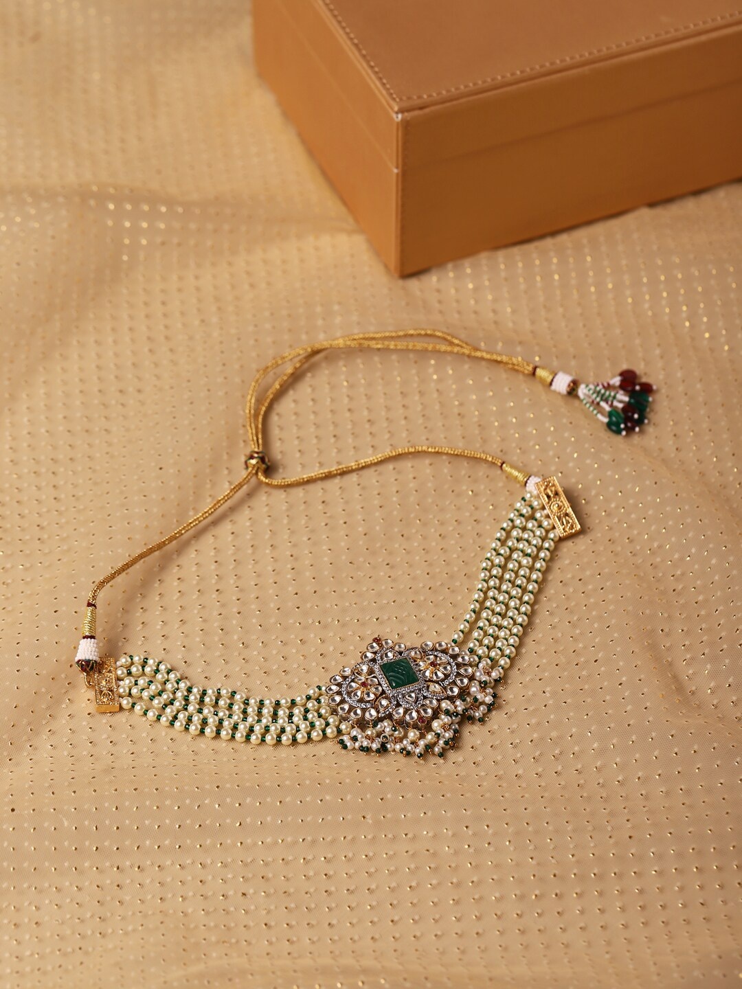 

RITU SINGH White & Green Rhodium-Plated Kundan Choker Necklace