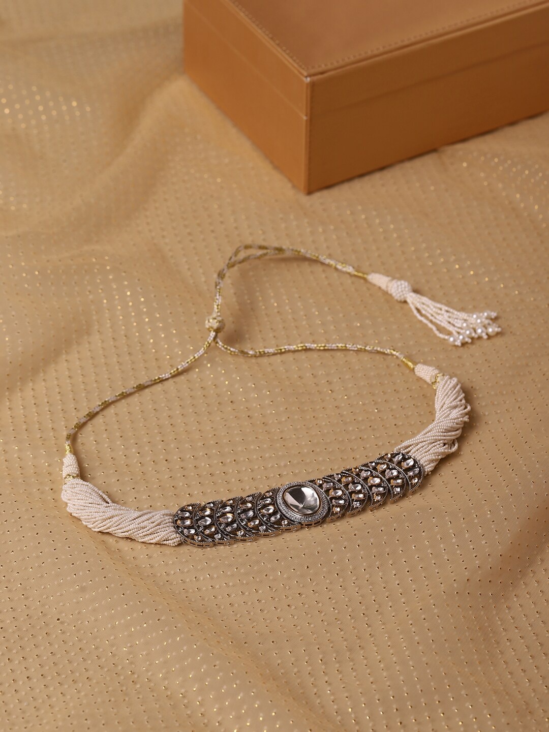 

RITU SINGH White & Silver-Toned Rhodium-Plated Kundan Choker
