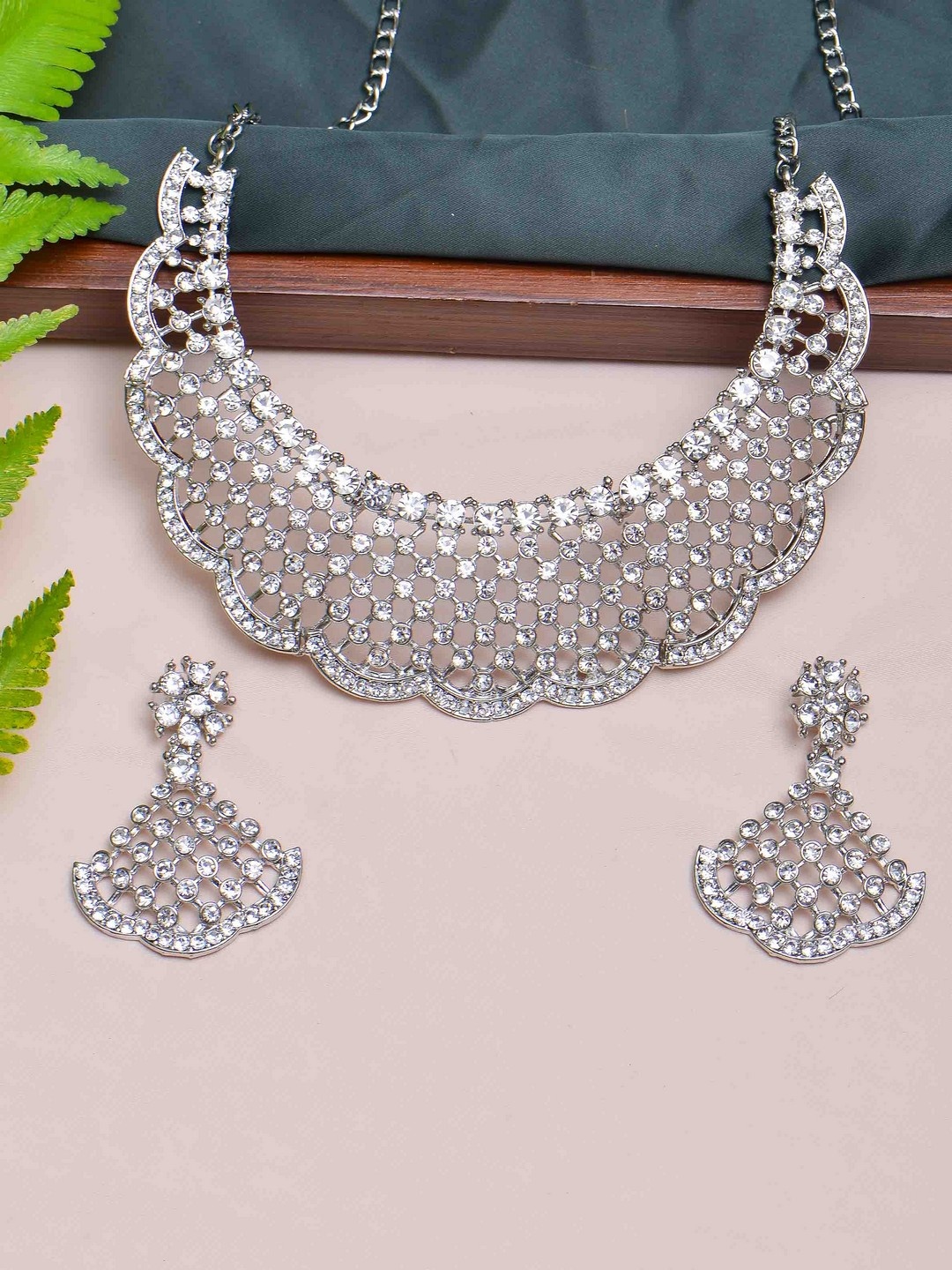 

POPLINS Silver-Toned & White Stones-Studded Jewellery Set