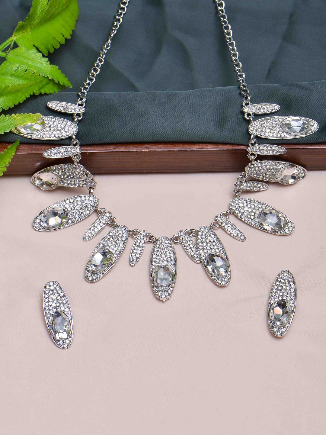 

POPLINS Silver-Toned Artificial Stones Jewellery Set