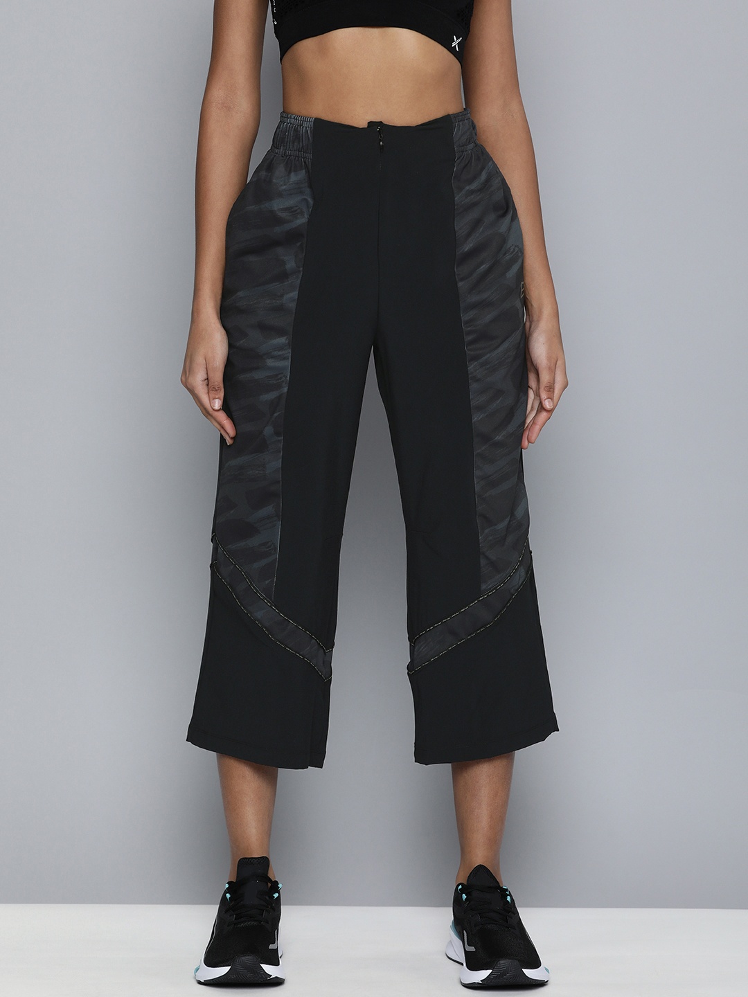 

HRX By Hrithik Roshan EDGE Women Jet Black Rapid-Dry Printed Trousers