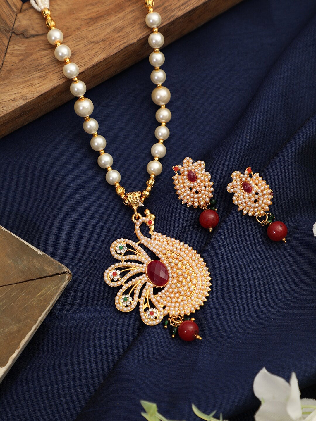 

ANIKAS CREATION Gold-Plated & Maroon Pearl-Studded Jewellery Set