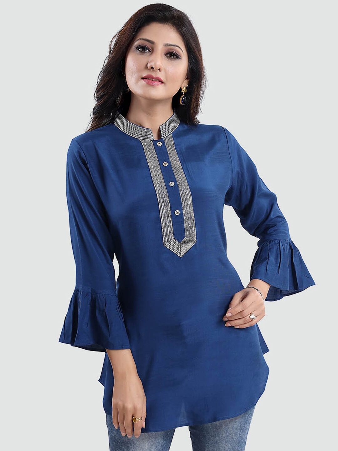 

Saree Swarg Blue & Silver-Toned Mandarin Collar Tunic