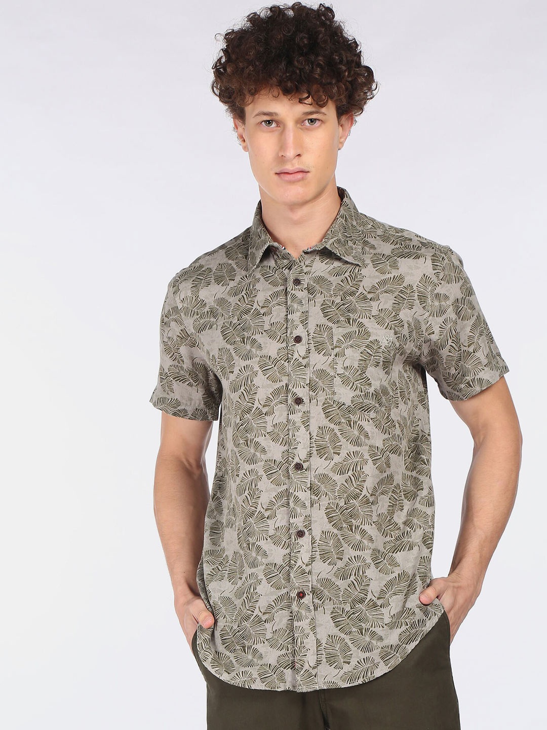 

Aeropostale Men Green Floral Printed Cotton Casual Shirt