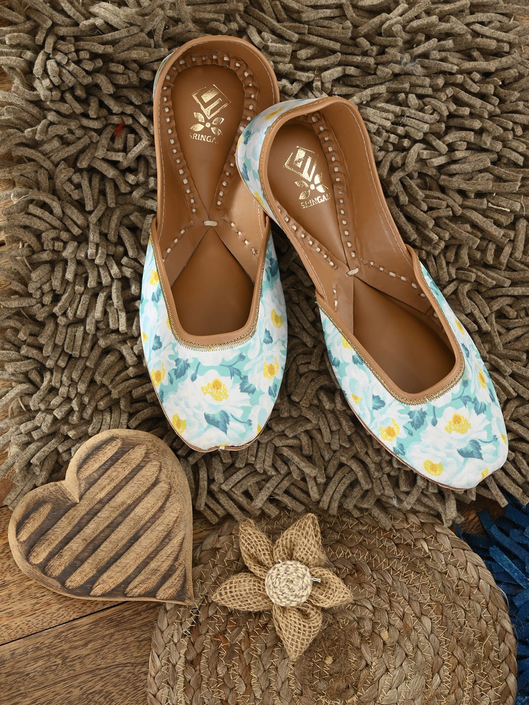 

Sringam Women White & Blue Printed Ethnic Mojaris Flats