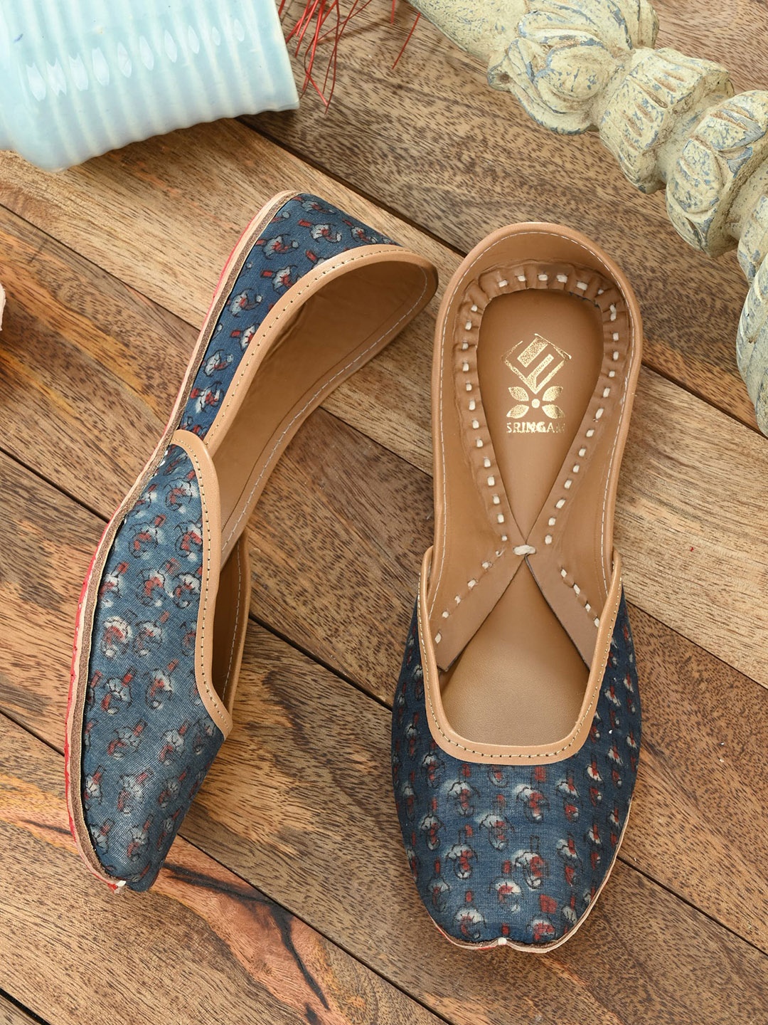 

Sringam Women Blue Printed Ethnic Mojaris Flats