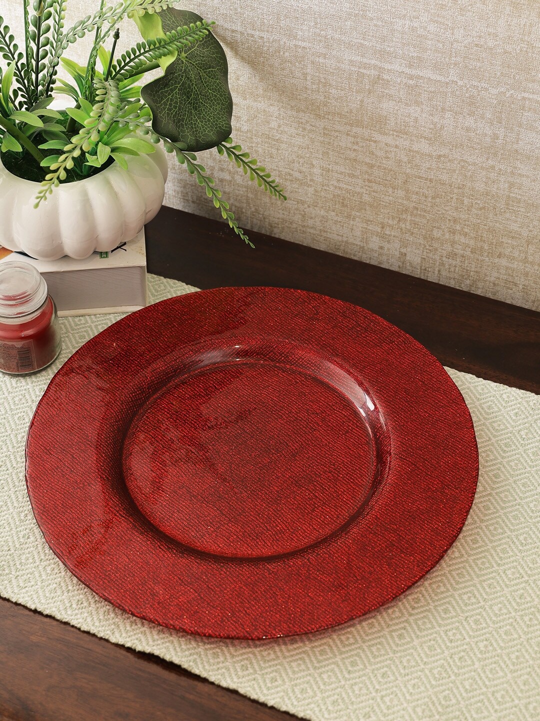 

HomeTown Maroon Self Design Glass Glossy Plates