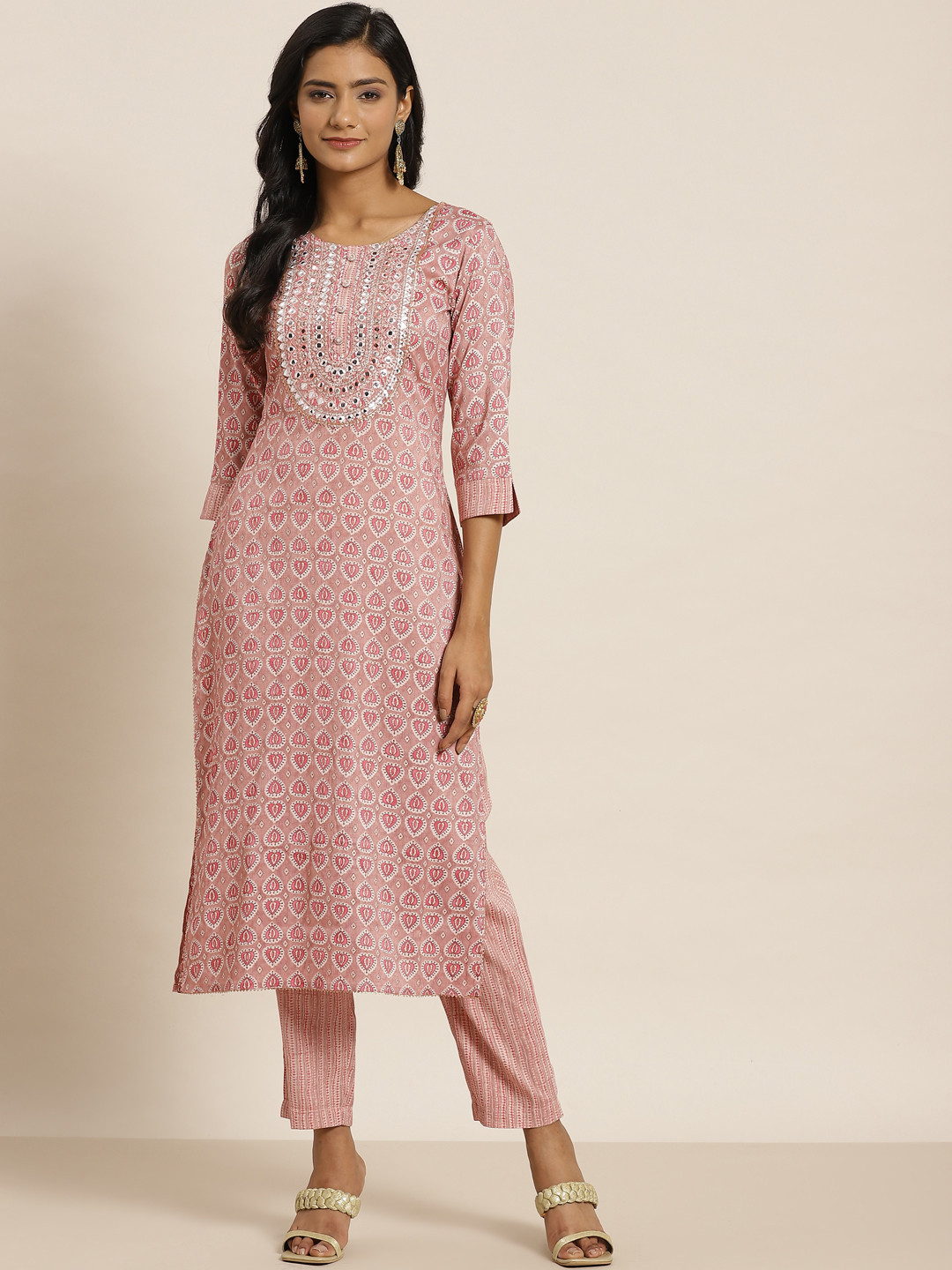 

Juniper Women Pink & Red Ethnic Motifs Printed Kurta with Trousers