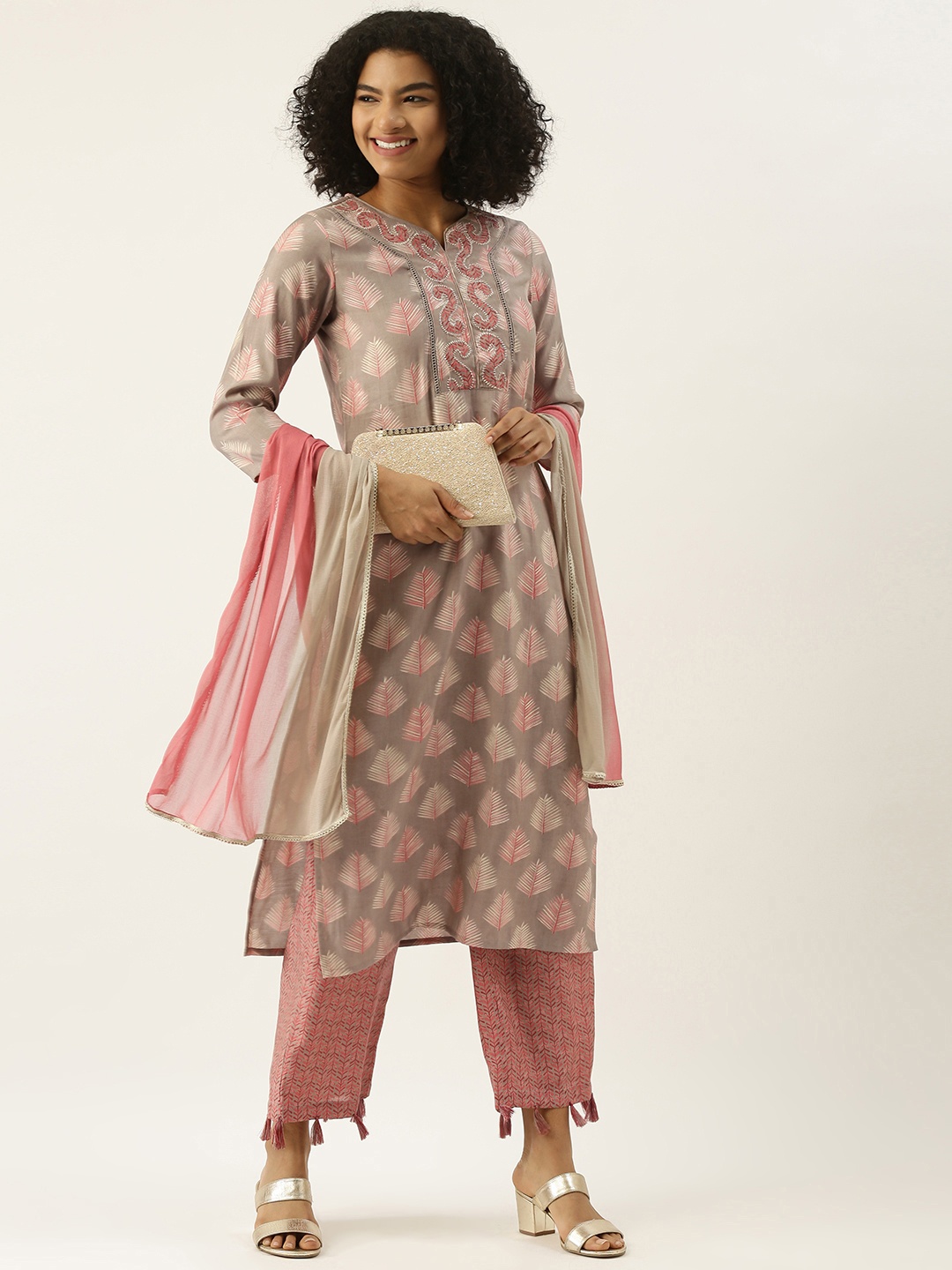 

RangDeep Women Grey & Pink Ethnic Motifs Printed Thread Work Kurta with Palazzos & Dupatta