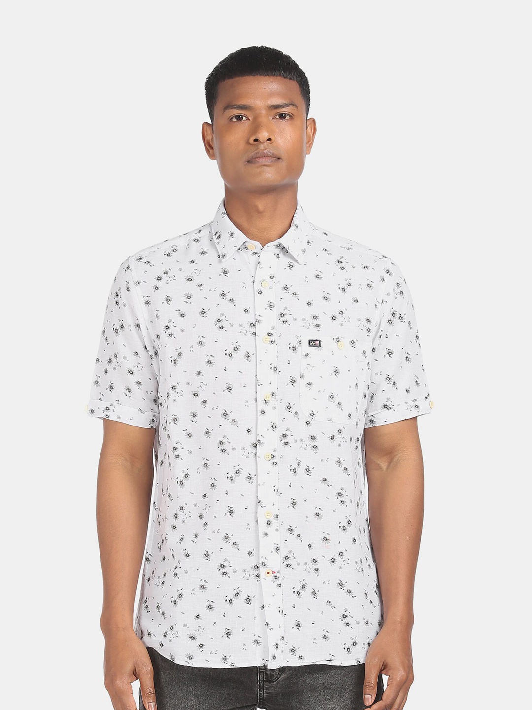 

Arrow Sport Men White & Black Printed Casual Shirt