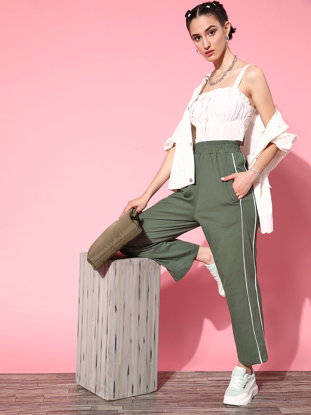 

plusS Women Olive Green Solid Trackpants