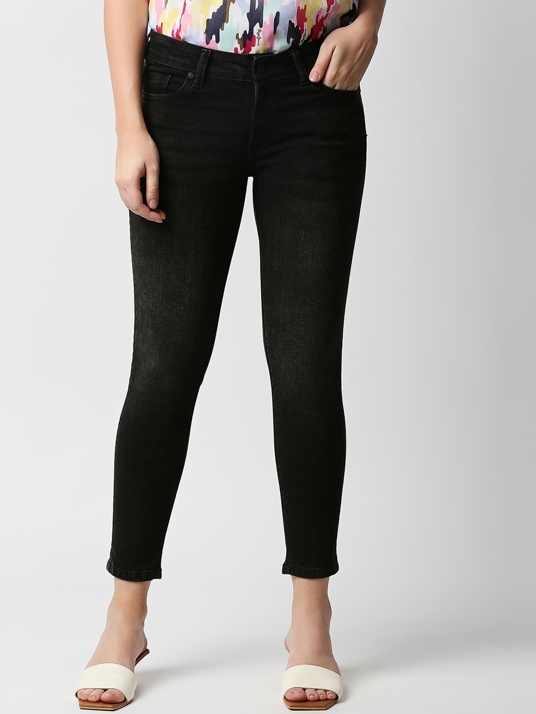 

Pepe Jeans Women Black Skinny Fit Cotton Jeans