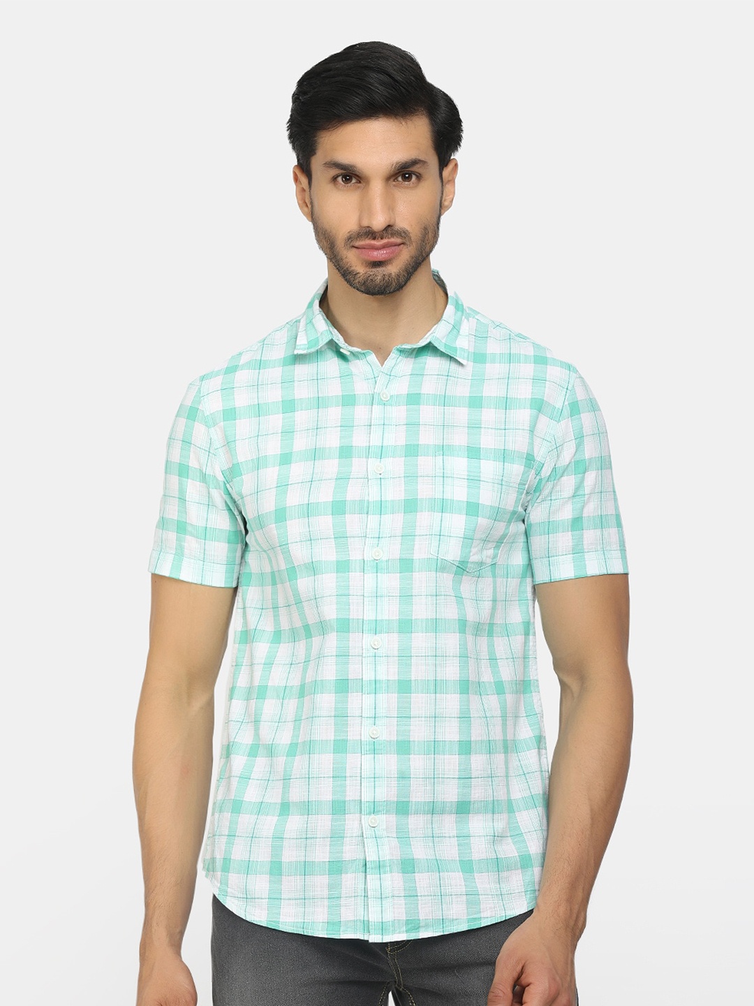 

Cherokee Men Green Standard Checked Casual Shirt