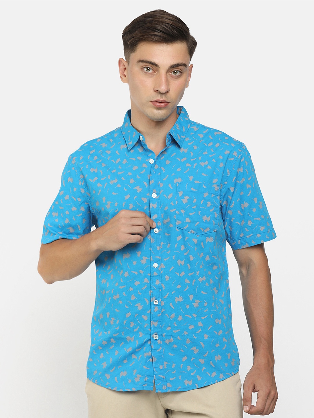 

Cherokee Men Blue Standard Printed Casual Shirt