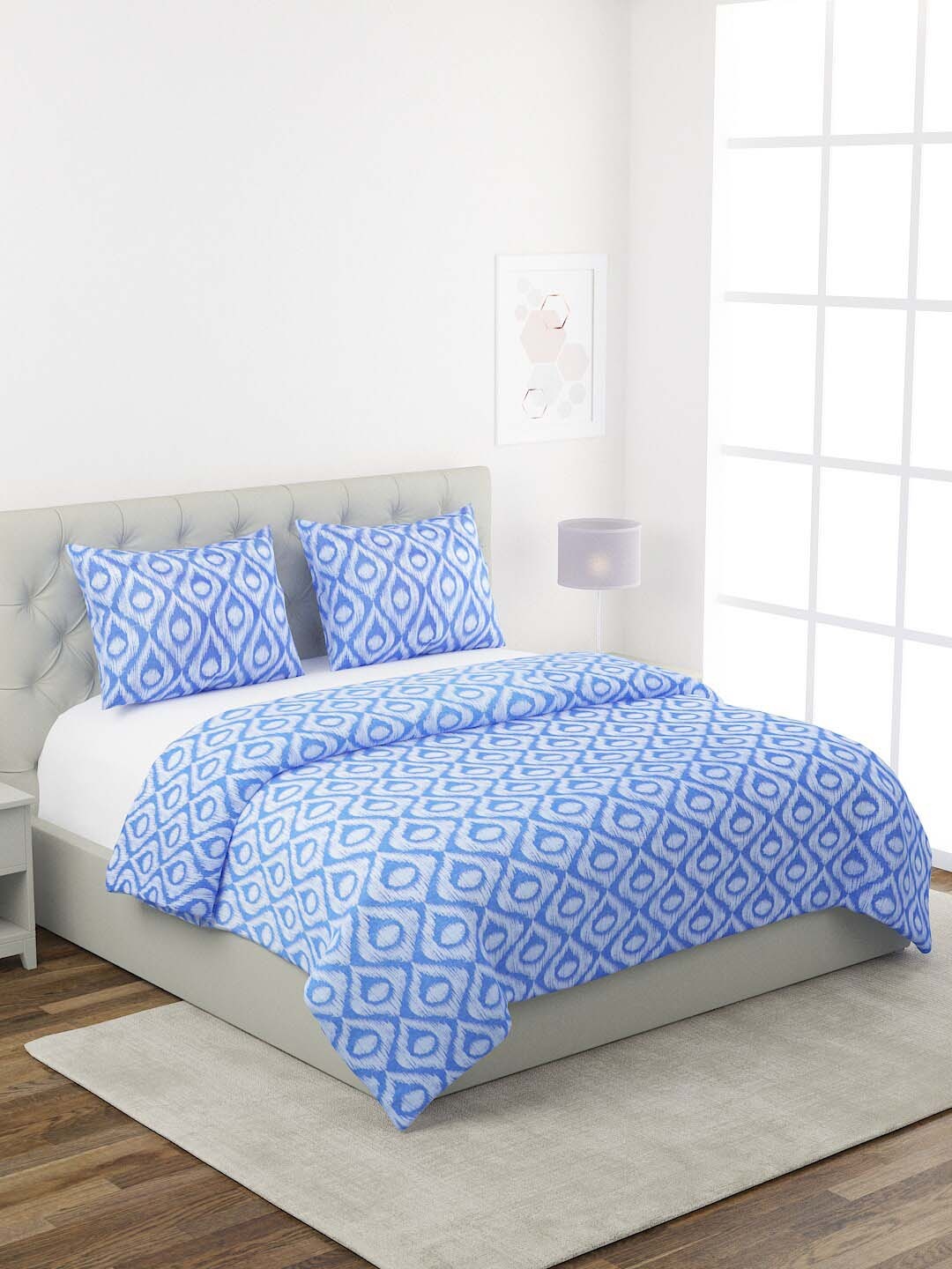

ROMEE Blue & White Printed 180 TC Double Queen Bed Cover With 2 Pillow Covers