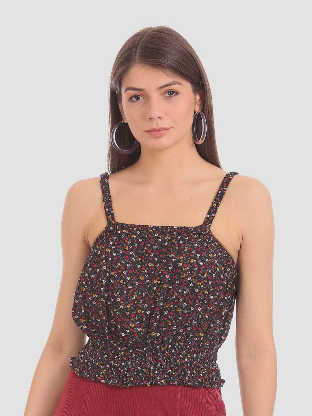 

Aeropostale Black & Red Floral Print Smocked Cinched Waist Top