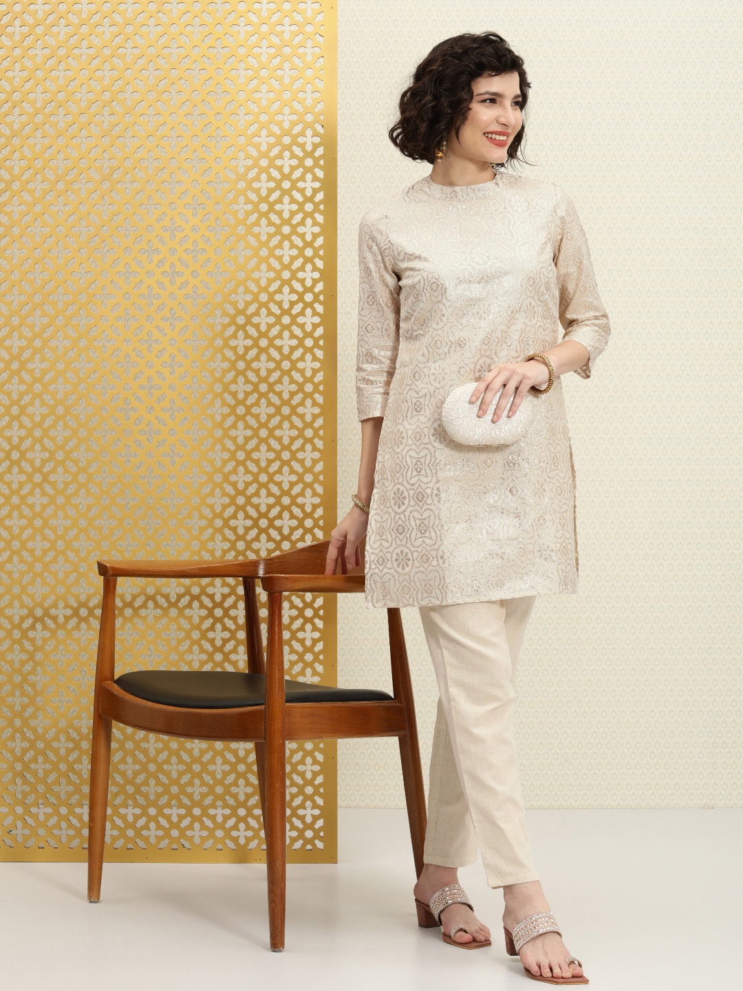 

House of Pataudi Women Beige Ethnic Motifs Printed Jashn Kurta with Trousers