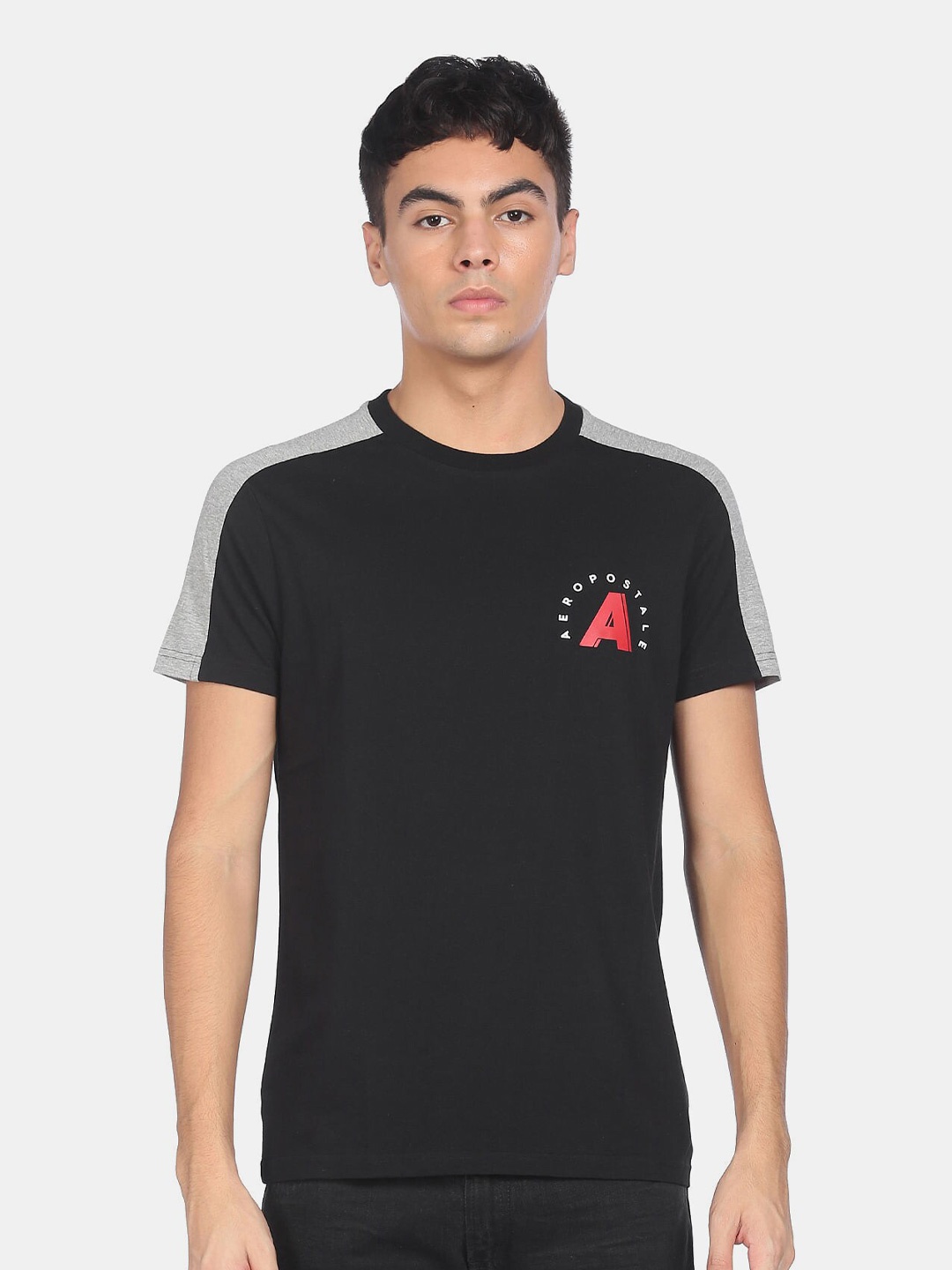 

Aeropostale Men Black Solid Raglan Sleeves Pure Cotton T-shirt