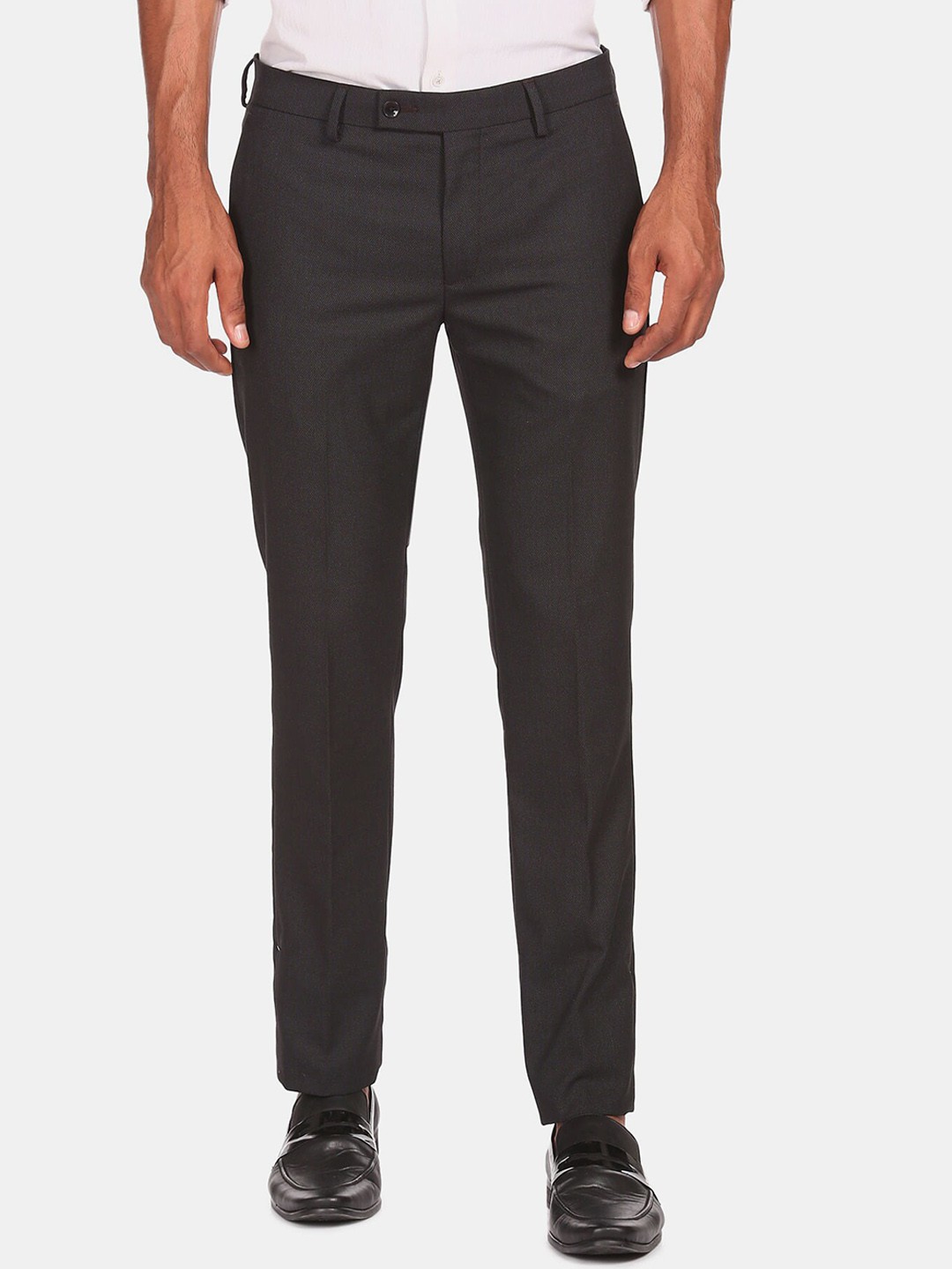 

Arrow Men Green Solid Trousers