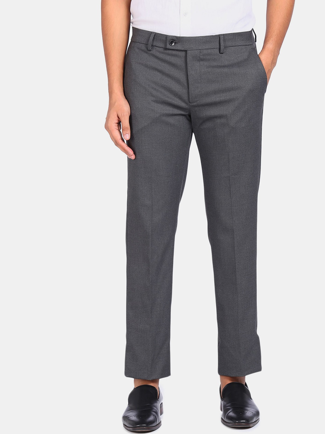 

Arrow Men Grey Solid Trousers