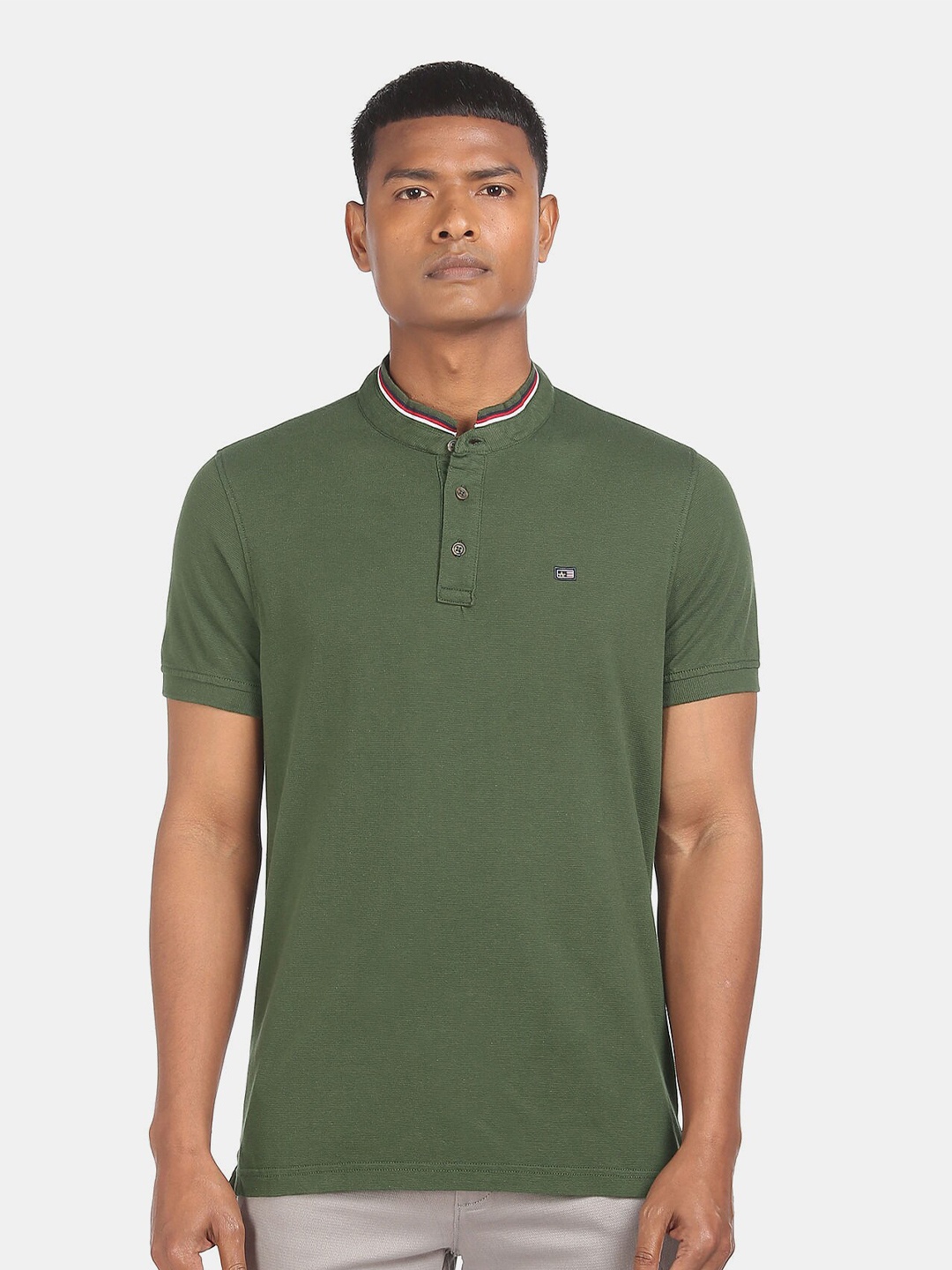 

Arrow Men Green Mandarin Collar T-shirt