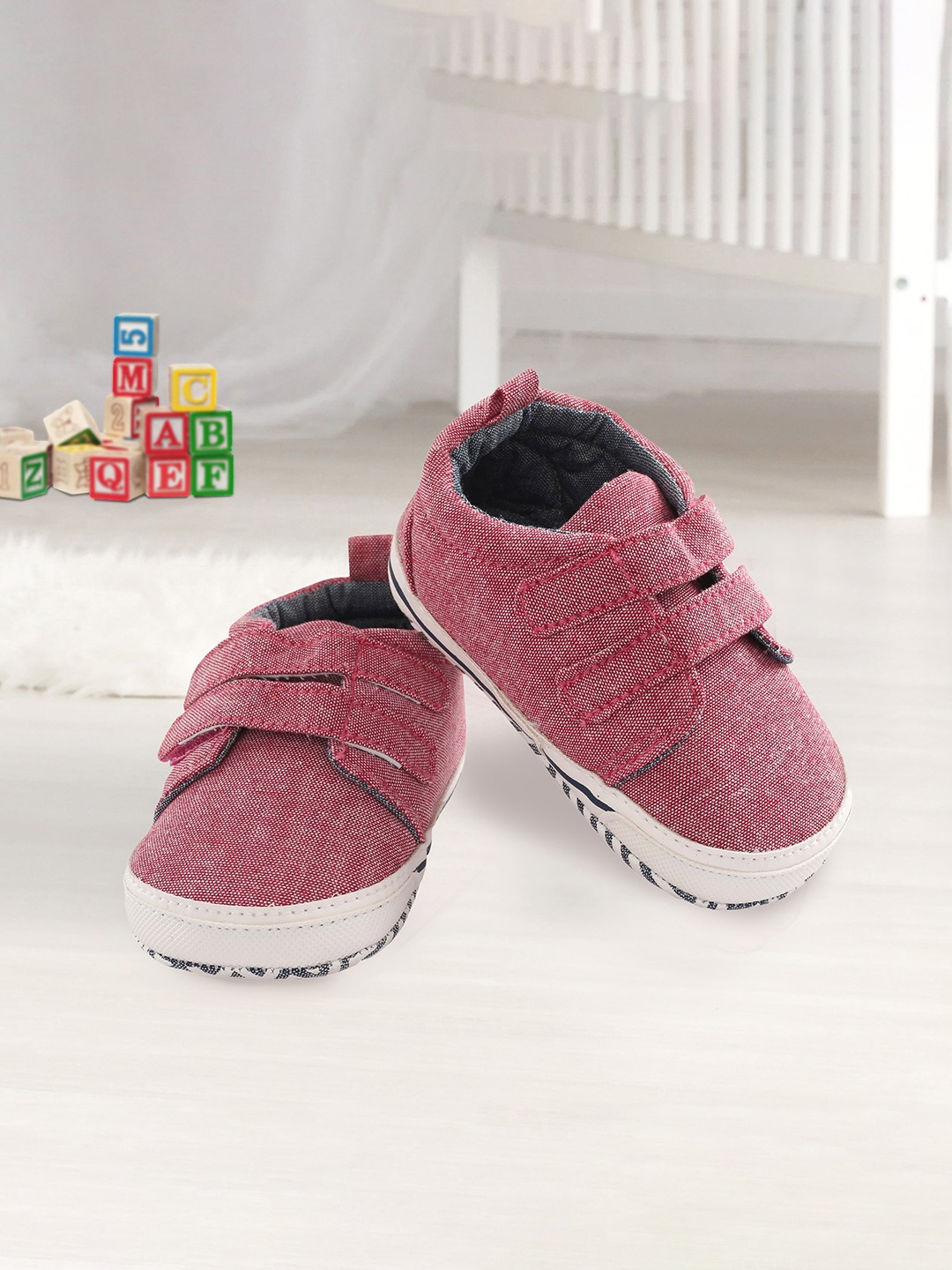 

Baby Moo Infants Red & White Solid Booties