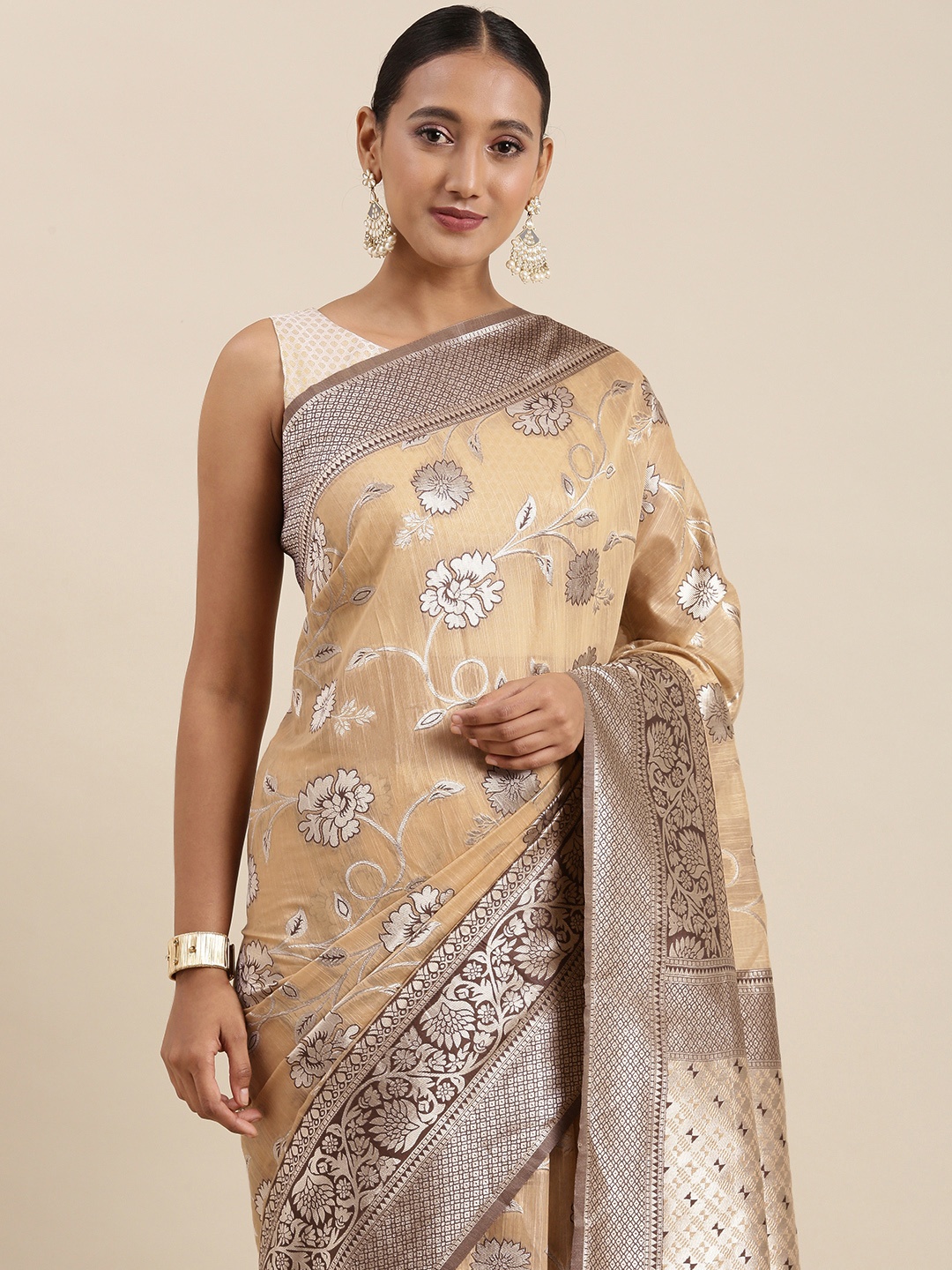 

Mitera Peach-Coloured Floral Silk Blend Banarasi Saree