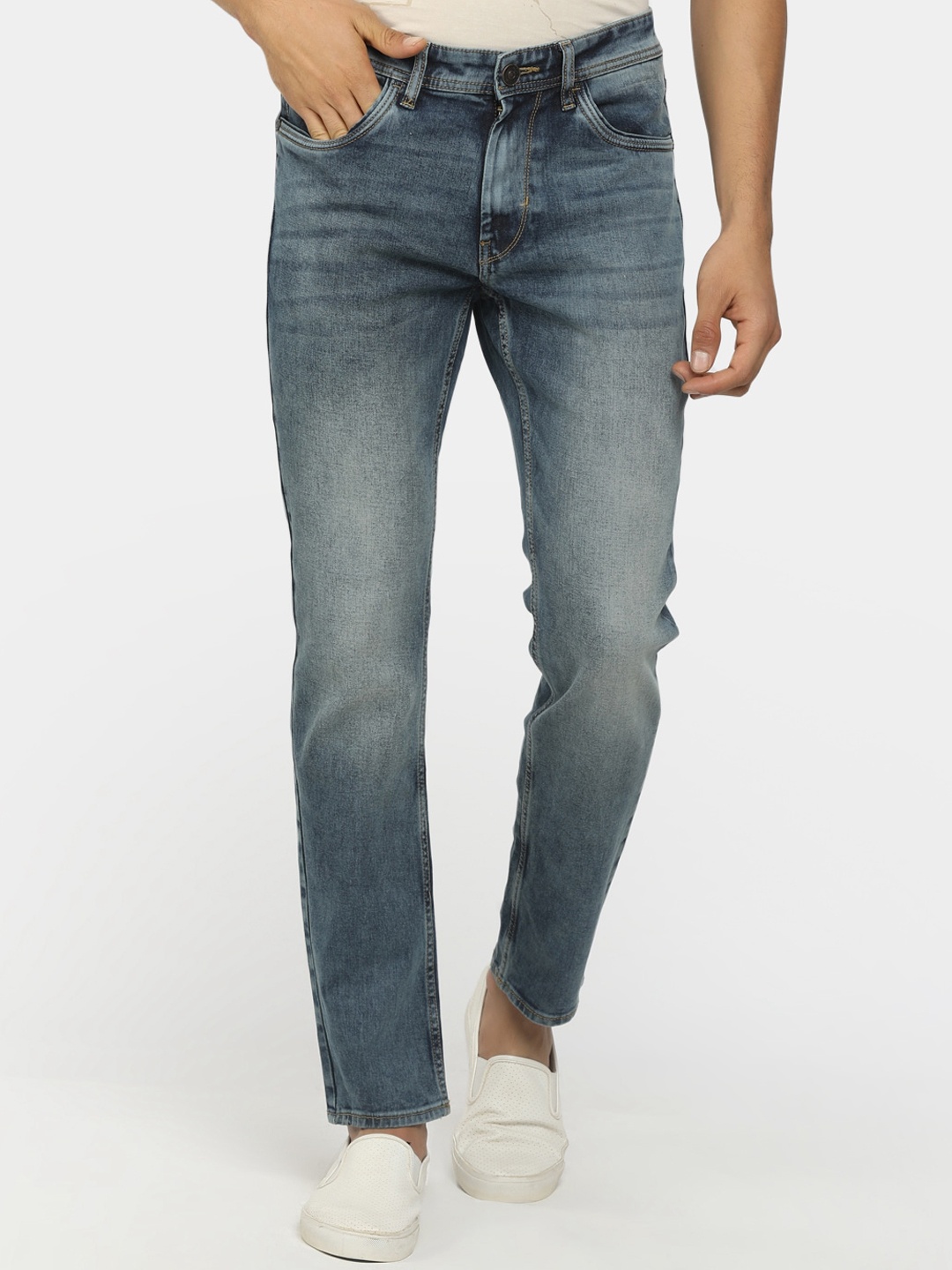 

Cherokee Men Blue Heavy Fade Stretchable Jeans
