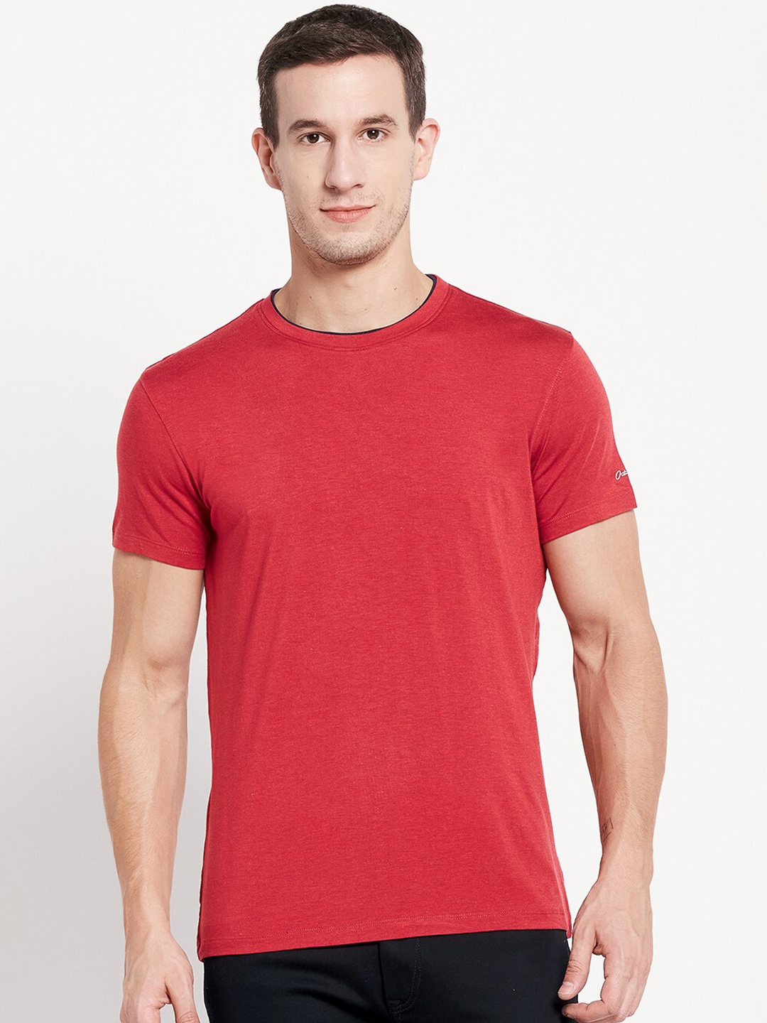 

Octave Men Red Cotton T-shirt