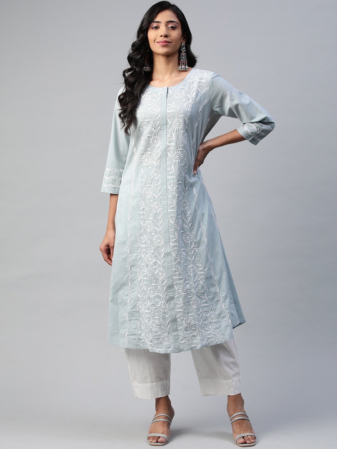 

akheri Women Blue Floral Embroidered Chikankari Cotton Kurta