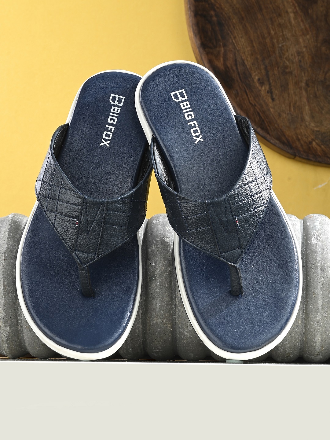 

Big Fox Men Blue & White Comfort Sandals