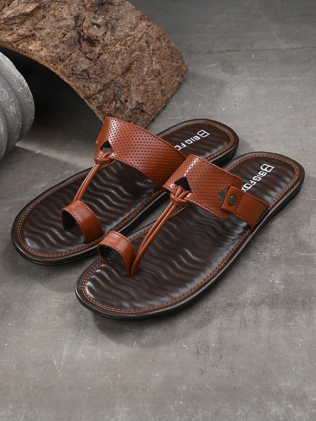 

Big Fox Men Tan & Black Comfort Sandals