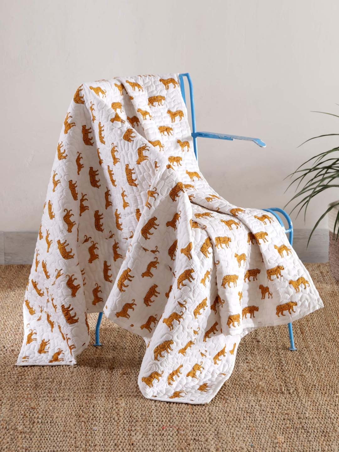 

HANDICRAFT PALACE White & Orange Printed Quilted Cotton Throw