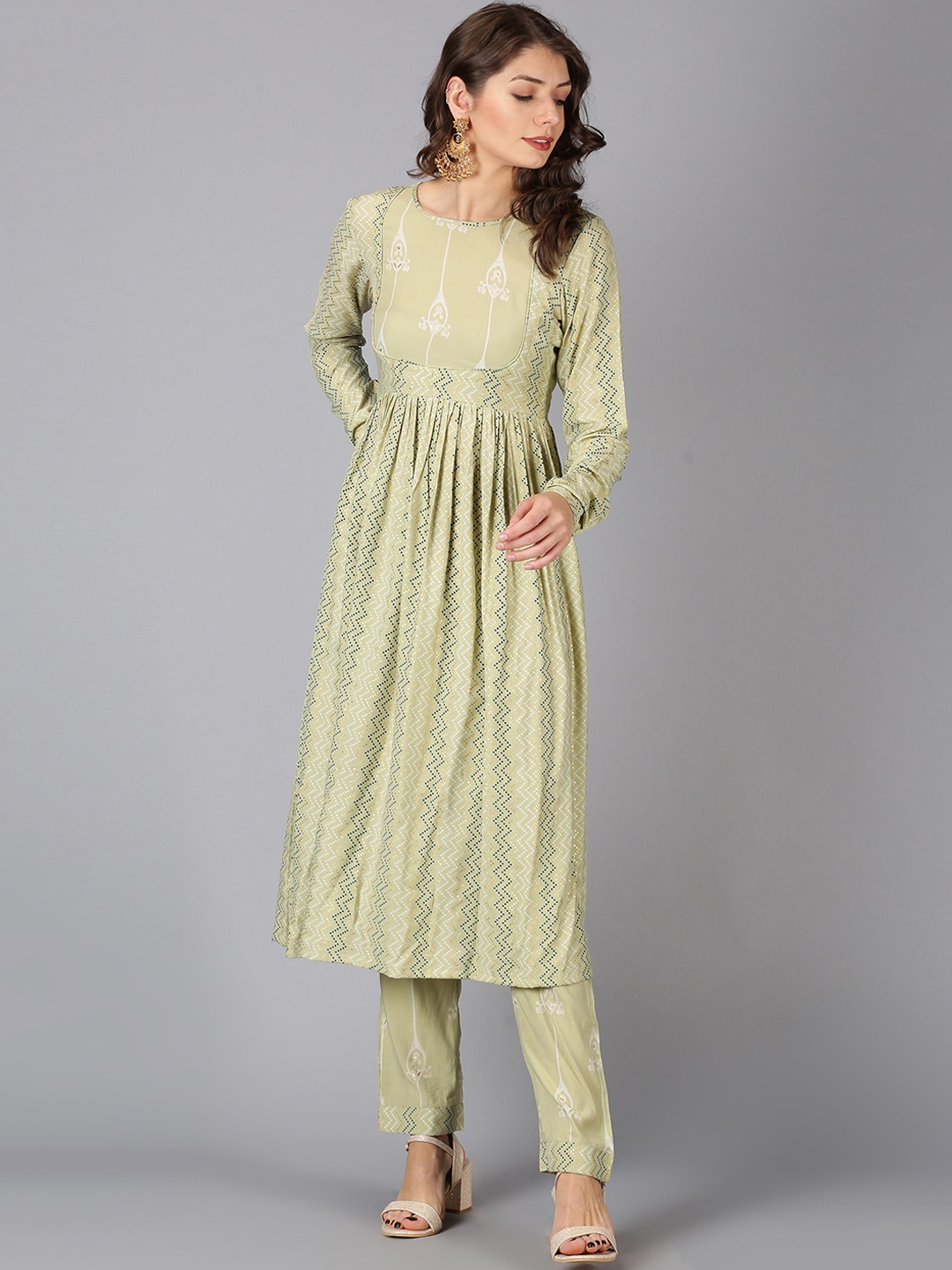 

MADHURAM Women Lime Green Geometric Printed Kurta set