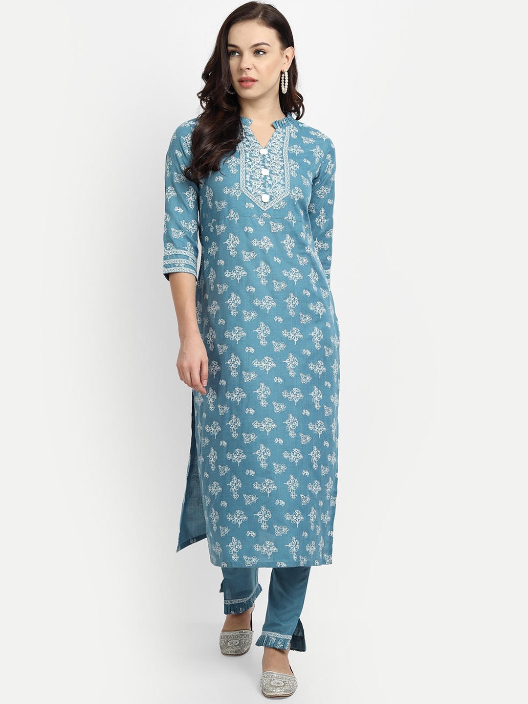 

MADHURAM Women Blue & White Floral Printed Kurta with Trousers
