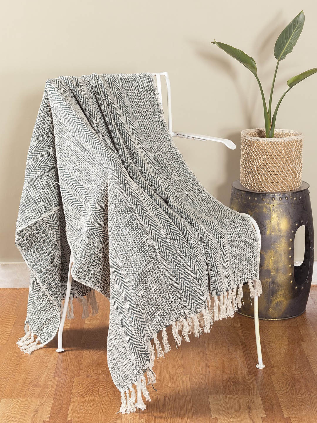 

HANDICRAFT PALACE Green & White Self-Design Cotton Knitted Throw Blanket