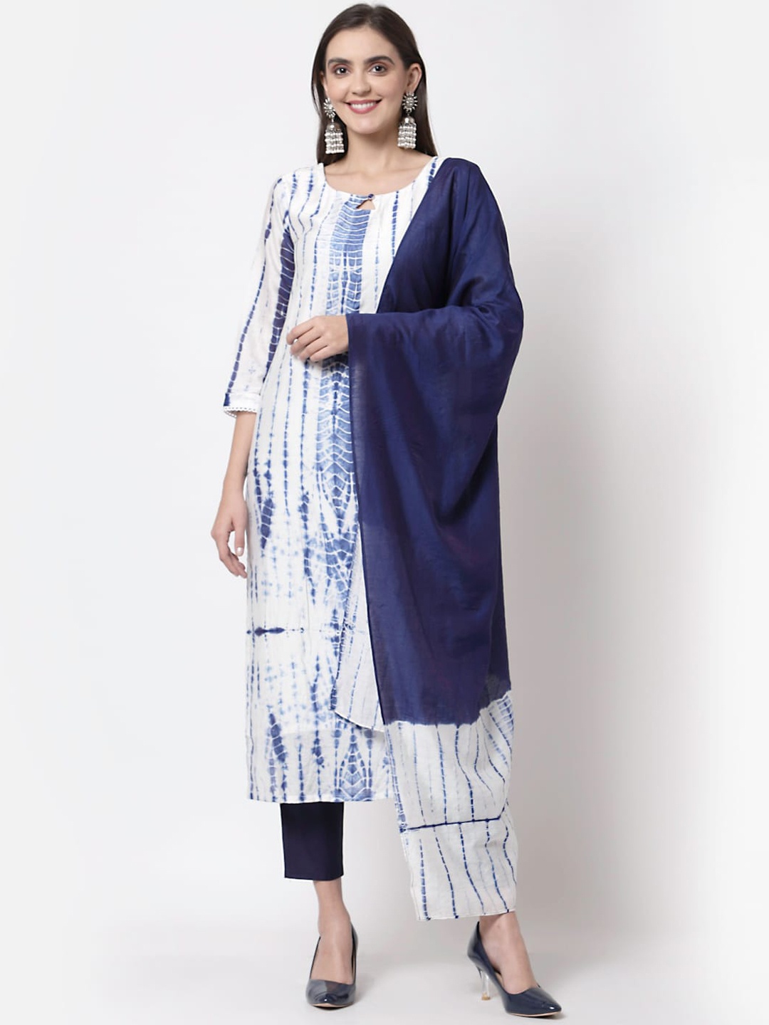 

Myshka Women White & Blue Tie & Dyed Kurta Set