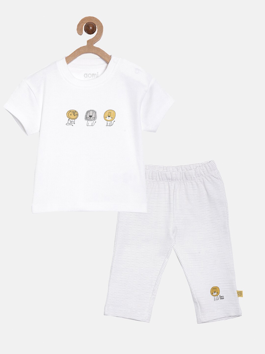 

Aomi Boys White Printed Pure Cotton T-shirt with Trousers