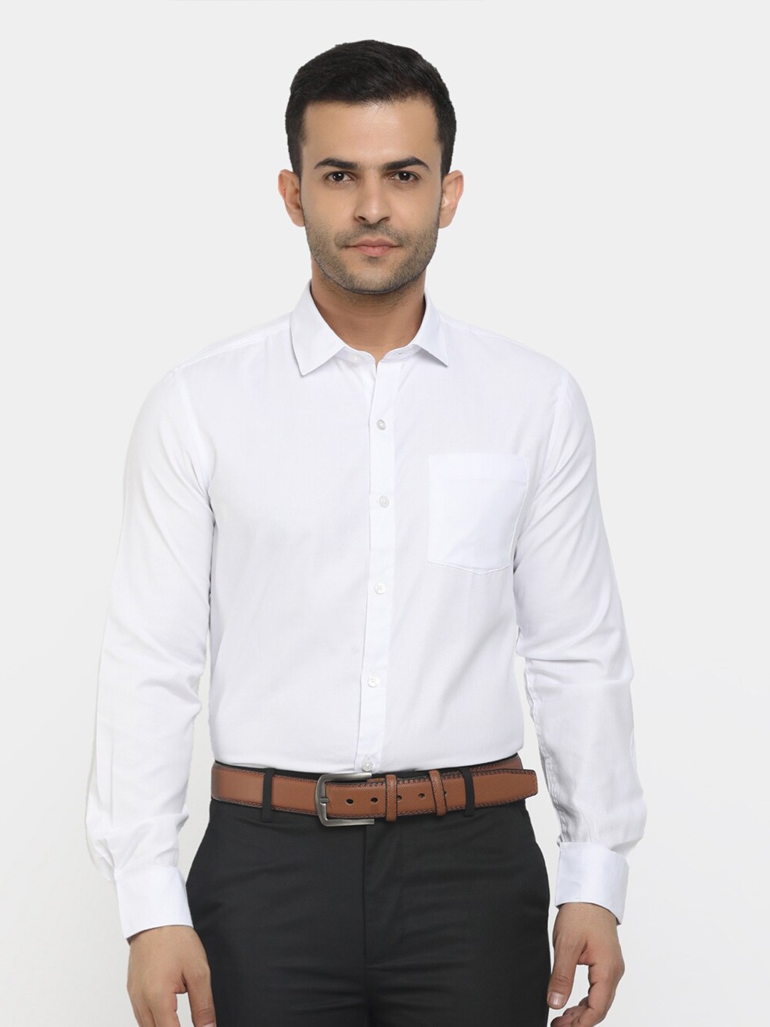 

Cherokee Men White Classic Solid Cotton Casual Shirt