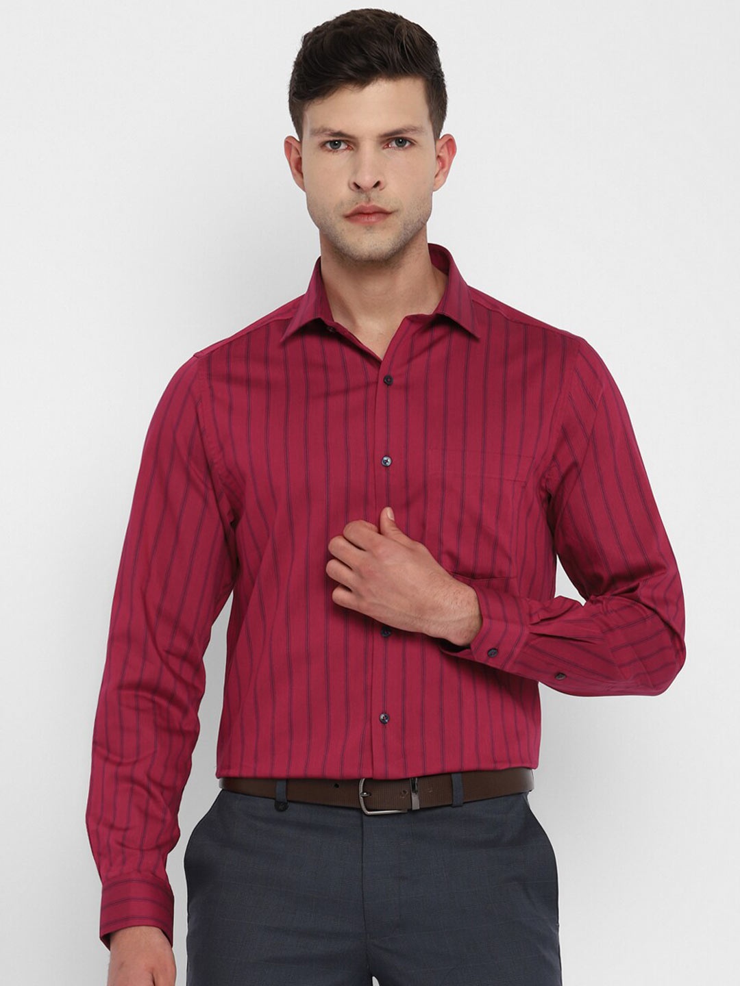 

Turtle Men Maroon Slim Fit Striped Cotton Casual Shirt