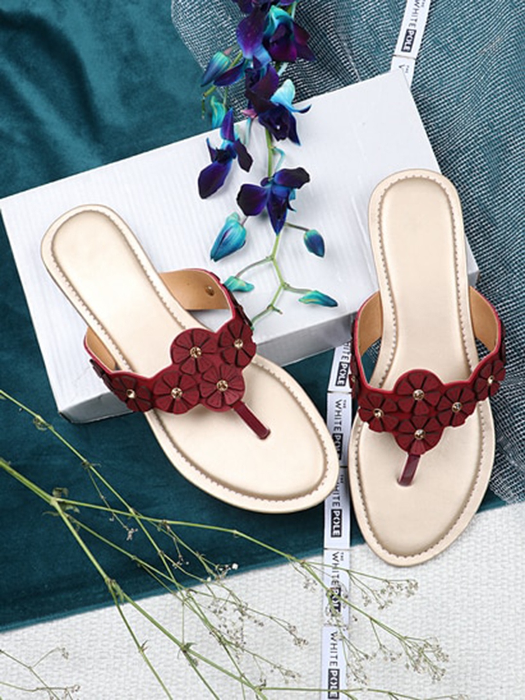 

THE WHITE POLE Women Maroon Embellished Ethnic T-Strap Flats