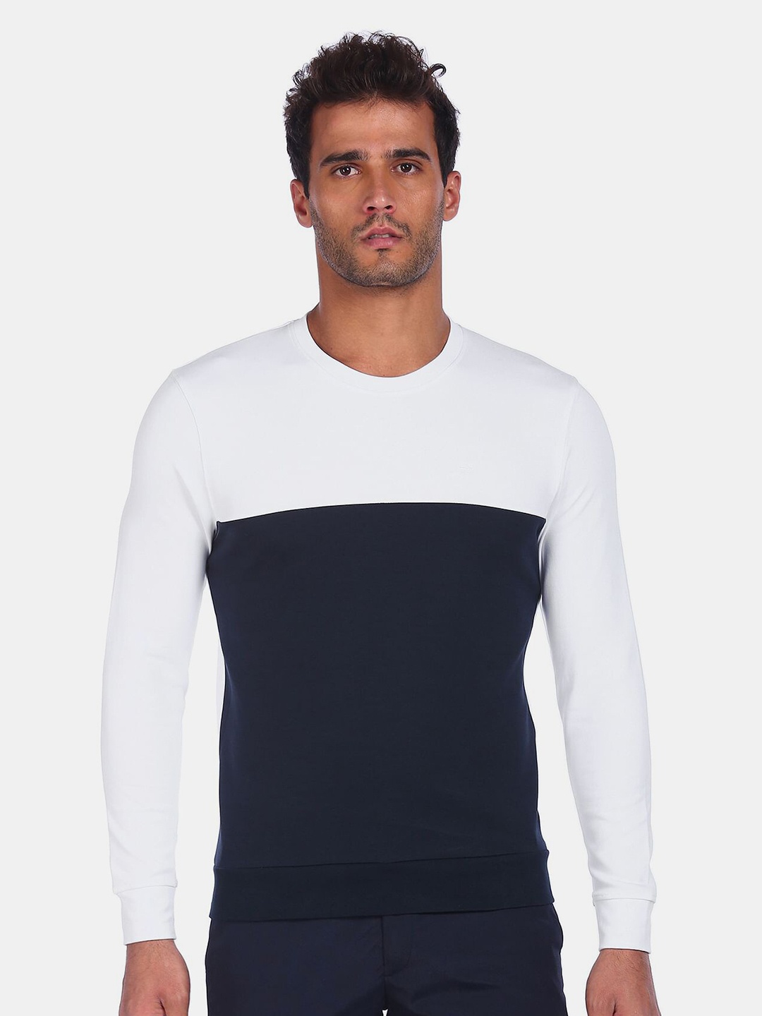 

Arrow Sport Men White Colourblocked Sweatshirt
